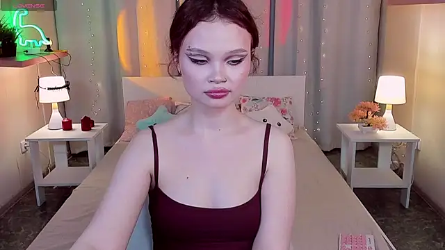 Snapshot of EmilyChaves chatting on June 24, 2026, 2:38 pm EmilyChaves online show from June 24, 2026, 2:38 pm