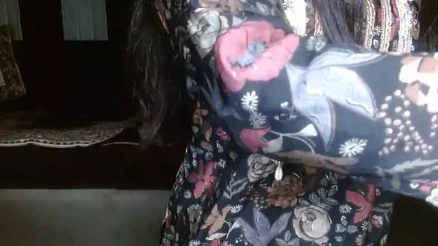 Snapshot of Mini_Meera chatting on October 1, 2025, 12:44 pm Mini Meera online show from October 1, 2025, 12:44 pm