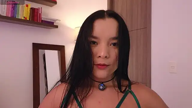 Snapshot of Evelyn__16 chatting on October 1, 2025, 12:16 am Evelyn 16 online show from October 1, 2025, 12:16 am