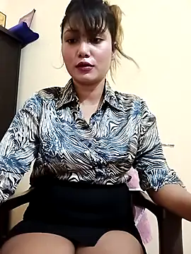 alexa cam44 online show from September 29, 2025, 8:02 pm