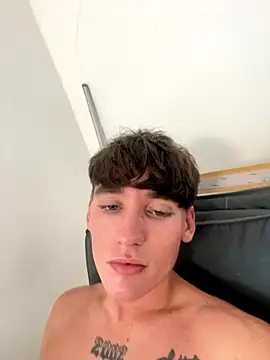 naughtyboy0124 online show from December 3, 2025, 1:53 pm