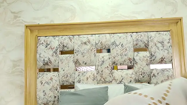 ZOLEY WATSON online show from September 21, 2025, 3:08 am