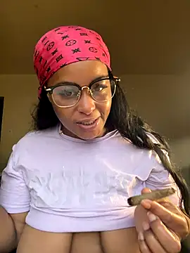 yummy0322 online show from October 30, 2025, 12:50 pm