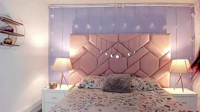 Camila Rivers online show from September 13, 2025, 4:29 pm