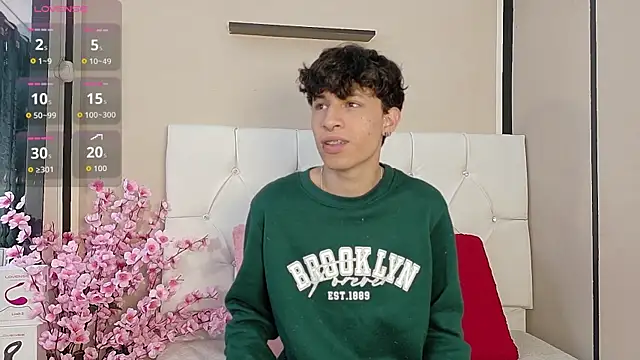 Axel  Evans online show from October 25, 2025, 1:07 pm