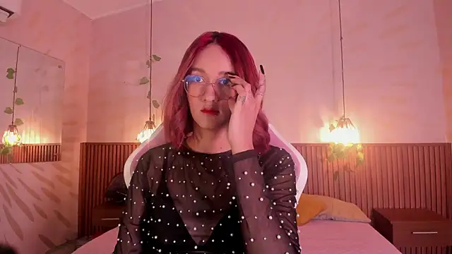 daphne courtis online show from February 7, 2026, 3:10 am