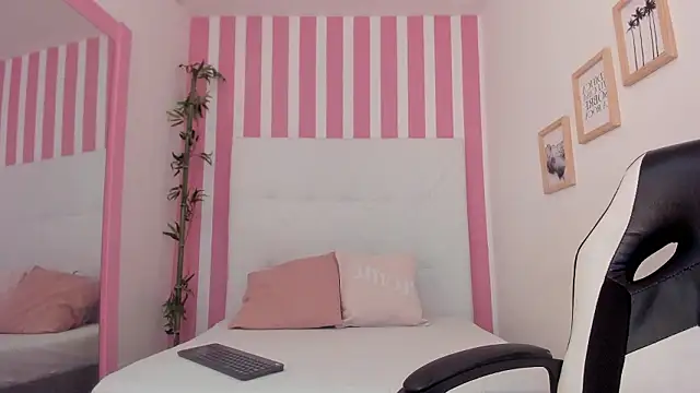 M0lly Beckers online show from January 16, 2026, 7:51 pm