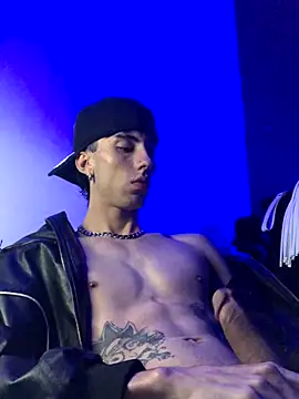 Snapshot of redmen69 chatting on October 2, 2025, 3:24 am redmen69 online show from October 2, 2025, 3:24 am