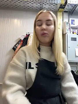 Snapshot of CandyVice chatting on October 9, 2025, 5:11 pm CandyVice online show from October 9, 2025, 5:11 pm