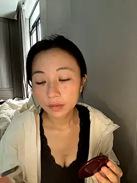 haiyan125216 online show from November 21, 2025, 6:56 am