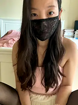 xinmeng-000 online show from September 10, 2025, 7:19 am