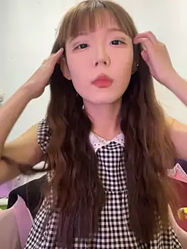 Snapshot of D-033 chatting on October 5, 2025, 2:26 pm D-033 online show from October 5, 2025, 2:26 pm