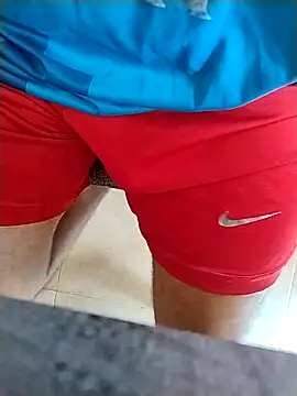 ricolinoSabrso92 online show from May 4, 2026, 8:38 pm