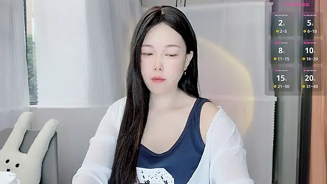 Bella Ava online show from November 13, 2025, 6:56 am