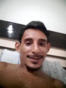 EuEnzo1 online show from April 22, 2026, 5:54 am