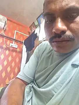 cutecouple1983 online show from December 5, 2025, 11:08 am