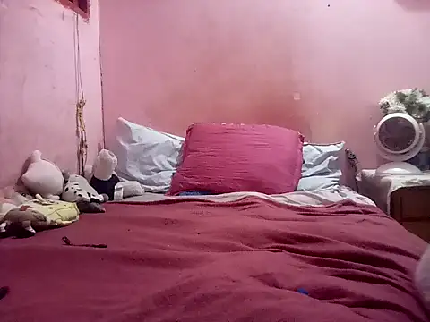 Kellye hotTs online show from November 4, 2025, 9:19 am