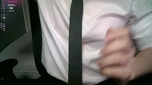 111owo111 online show from May 25, 2026, 12:22 pm