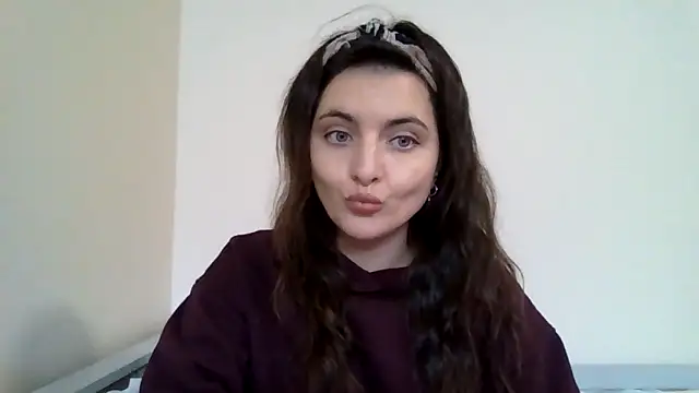 Snapshot of DInaraXRose chatting on November 18, 2025, 10:52 am DInaraXRose online show from November 18, 2025, 10:52 am