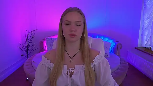 Snapshot of CelesteNoir chatting on December 23, 2025, 8:01 am CelesteNoir online show from December 23, 2025, 8:01 am