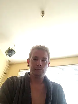 Snapshot of piercingpik chatting on September 28, 2025, 9:25 am piercingpik online show from September 28, 2025, 9:25 am