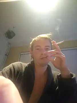 piercingpik online show from December 22, 2025, 10:40 pm