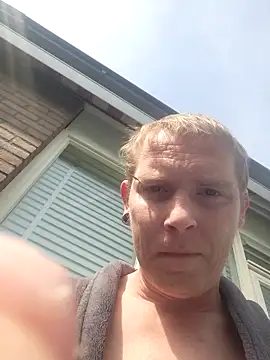 piercingpik online show from April 15, 2026, 10:11 am