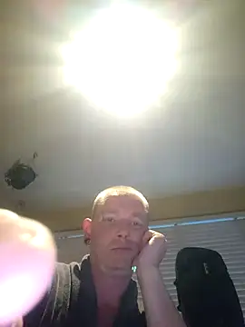 Snapshot of piercingpik chatting on June 18, 2026, 8:02 pm piercingpik online show from June 18, 2026, 8:02 pm