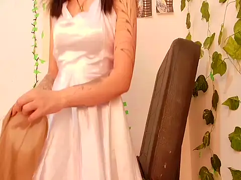 lucywhite13 online show from September 11, 2025, 7:03 pm