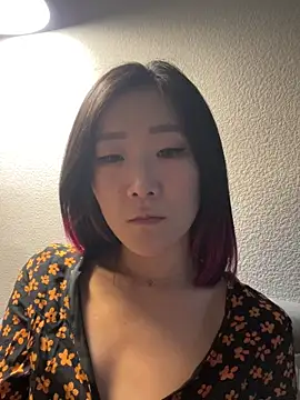 AikoYamada online show from November 21, 2025, 6:34 am