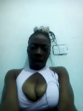 Snapshot of Aurora-Queen chatting on October 31, 2025, 6:03 am Aurora-Queen online show from October 31, 2025, 6:03 am