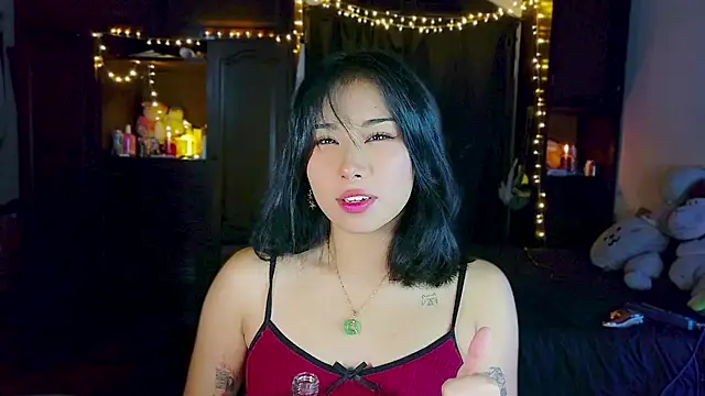 Shisuku Sophi online show from June 3, 2026, 4:04 am