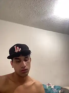 Camachito332 online show from March 29, 2026, 11:27 pm