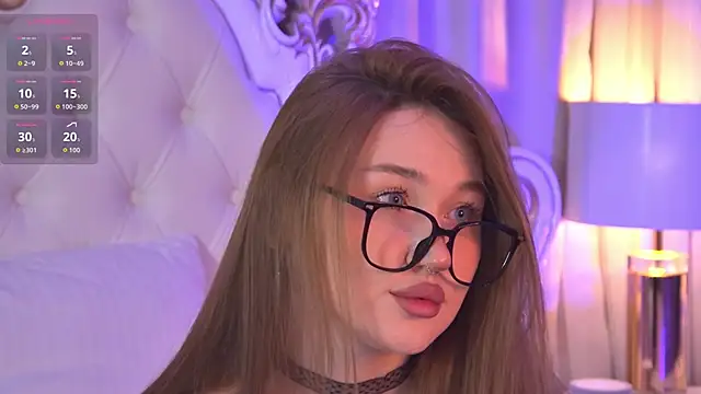 Snapshot of NancySmitts chatting on October 19, 2025, 3:45 pm NancySmitts online show from October 19, 2025, 3:45 pm