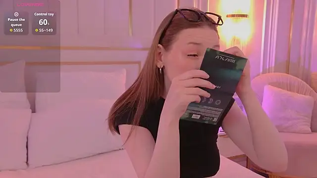 Snapshot of NancySmitts chatting on November 19, 2025, 3:45 pm NancySmitts online show from November 19, 2025, 3:45 pm