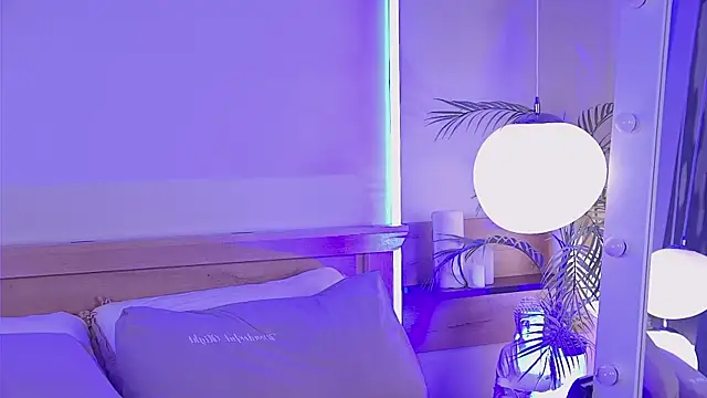 MiaEuphoria  online show from February 14, 2026, 4:20 am