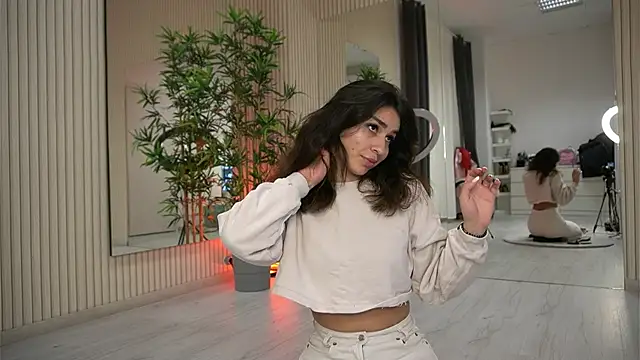 EmmaBlanco online show from October 21, 2025, 7:25 pm