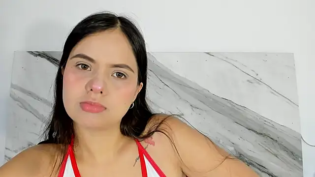 Snapshot of thamiina_ chatting on September 23, 2025, 7:06 pm thamiina  online show from September 23, 2025, 7:06 pm