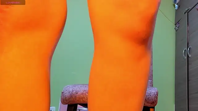 hot Dariana pantyhose online show from November 14, 2025, 1:32 pm