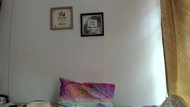 selena jhonson online show from September 11, 2025, 3:01 pm