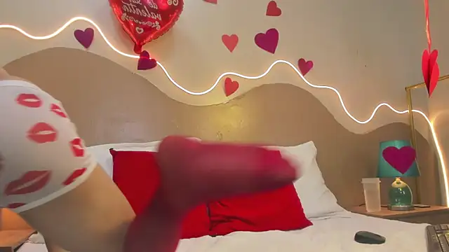 Enrrixxx  online show from February 13, 2026, 12:39 am