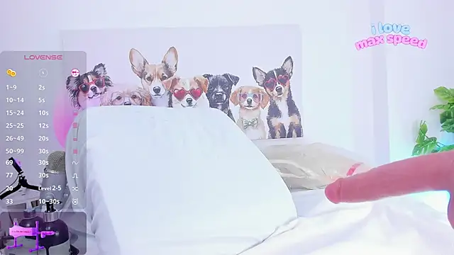 Snapshot of melly_col chatting on October 8, 2025, 8:06 pm melly col online show from October 8, 2025, 8:06 pm