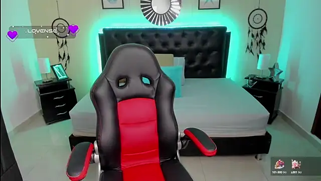 LolaVillalobos online show from October 3, 2025, 1:41 pm