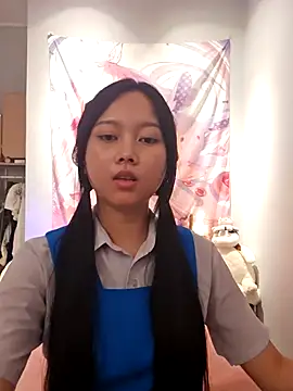 lirz06 online show from September 16, 2025, 5:25 pm