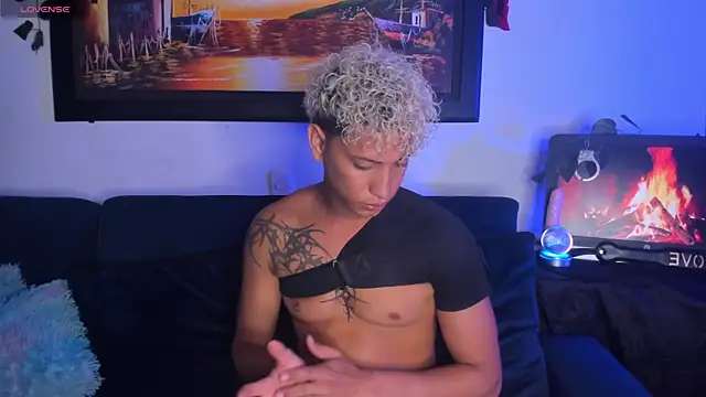 ECSTASYX2 2001 online show from February 26, 2026, 5:28 am