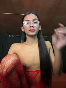 Snapshot of Ur_latinahotpaprika chatting on October 11, 2025, 4:38 pm Ur latinahotpaprika online show from October 11, 2025, 4:38 pm