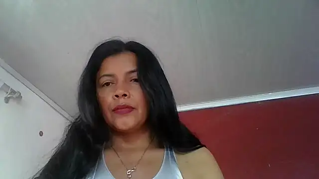 DianaOchoa  online show from October 9, 2025, 12:25 pm