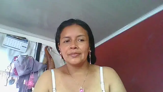 DianaOchoa  online show from May 14, 2026, 8:26 pm