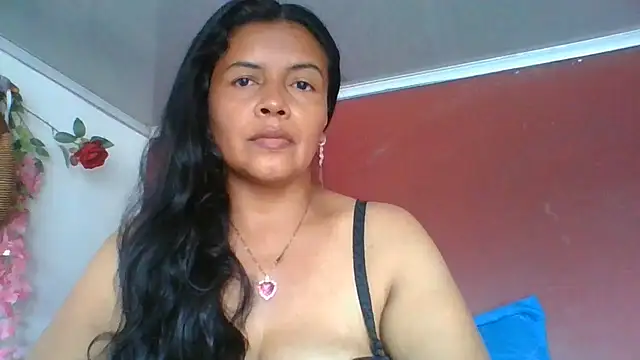 DianaOchoa  online show from May 27, 2026, 7:22 pm