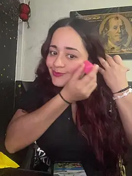 candy  fox  online show from October 18, 2025, 9:15 pm